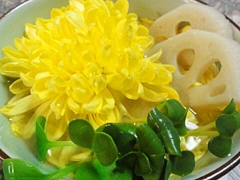 菊レンコンカイワレの三色味噌汁